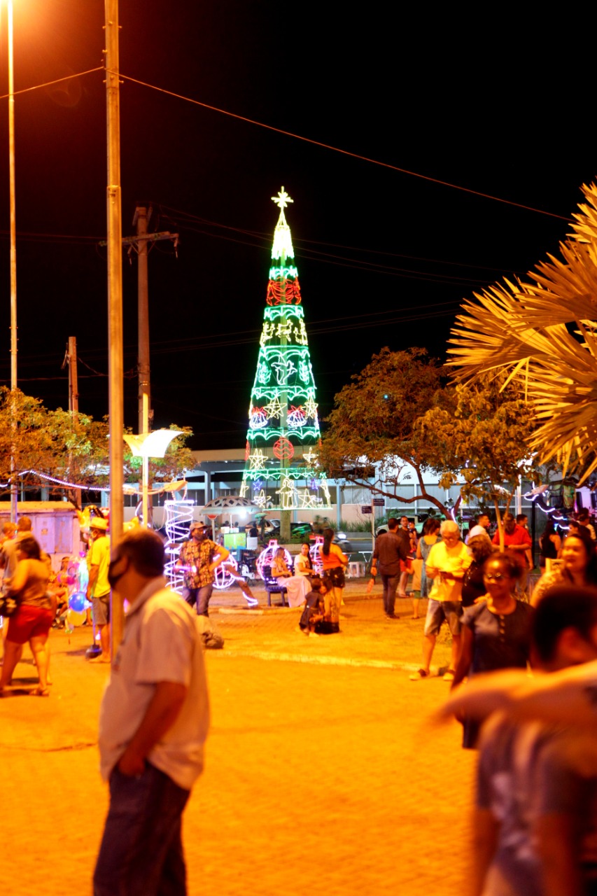 Caravana da Coca Cola e show de Renan e Ray marcam início das festividades  natalinas em TL - Expressão MS