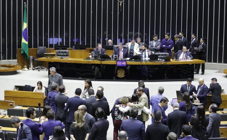 Câmara aprova projeto que regulamenta emendas parlamentares ao Orçamento