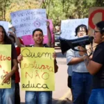 Após condenação por estupro, afastamento de professor é prorrogado e gera protesto na UFMS