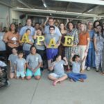 Prefeitura de Três Lagoas realiza entrega de micro-ônibus e alimentos para APAE