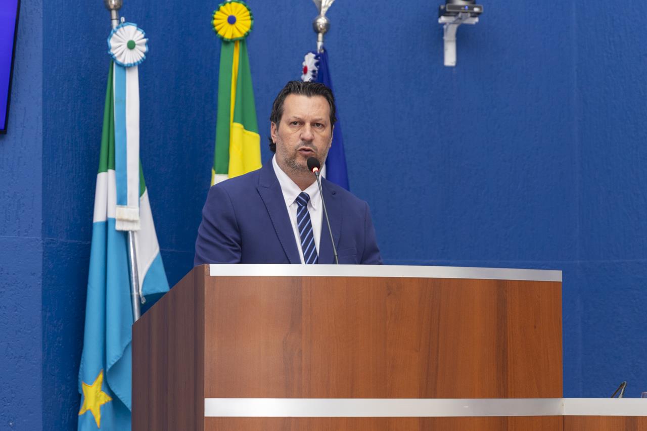 Projeto de Mário Grespan vira lei e Três Lagoas passa a ter Mural Digital para localizar animais perdidos