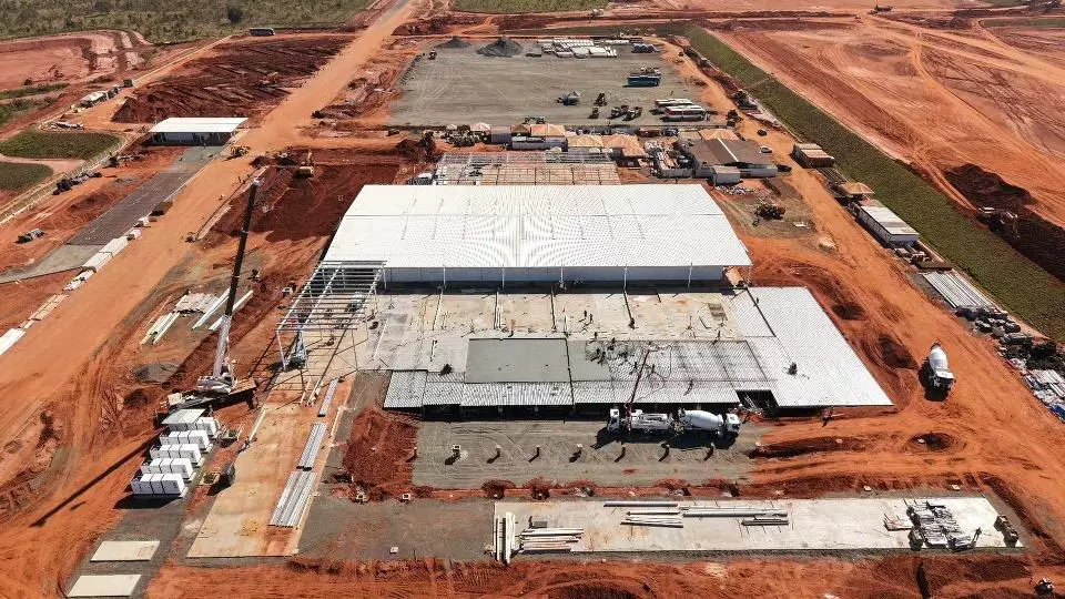 Prefeito de Inocência pede a senadores e ministros verba para construir 600 casas e conter êxodo