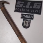 Homem é preso após tentar matar a esposa com golpes de martelo na cabeça em Água Clara
