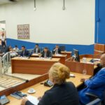 Vereadores aprovam programa de fiscalização de resíduos e homenagens durante sessão ordinária