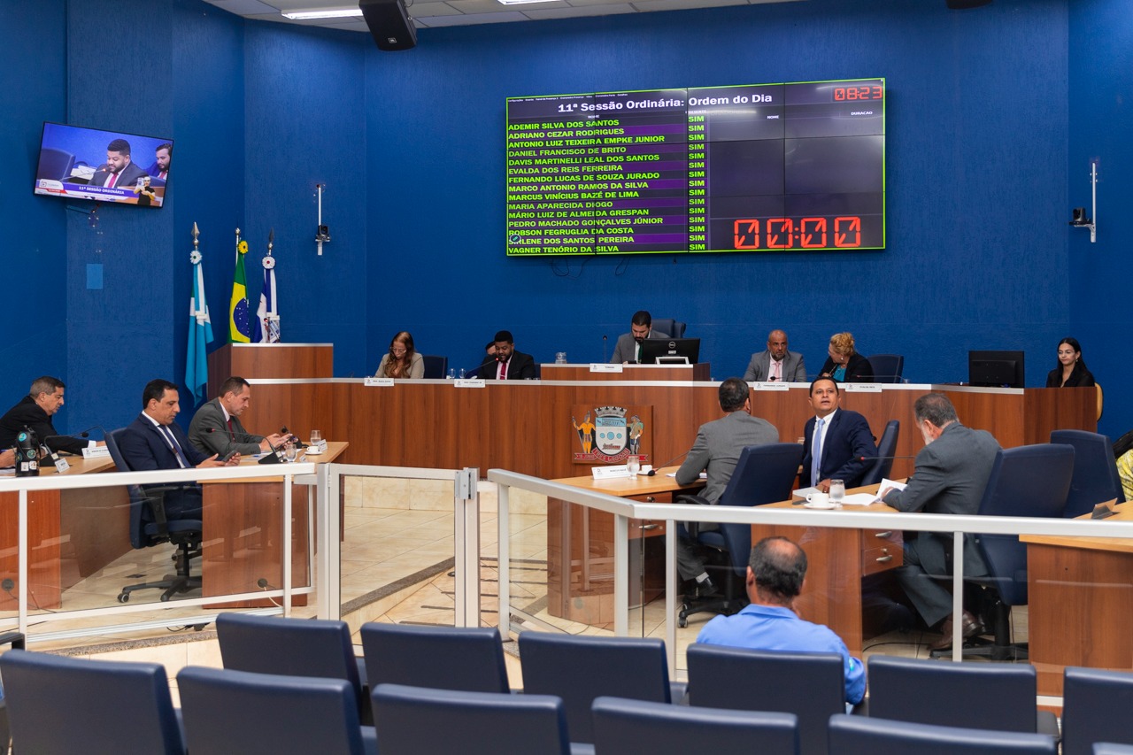 Câmara de Três Lagoas aprova oito projetos e define agenda sobre autismo em sessão movimentada