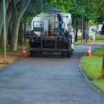 Prefeitura inicia recapeamento completo da pista de caminhada da Lagoa Maior após recuperação de pontos críticos