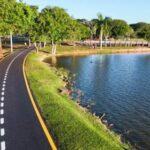 Após recapeamento, pista da Lagoa ganha nova sinalização viária