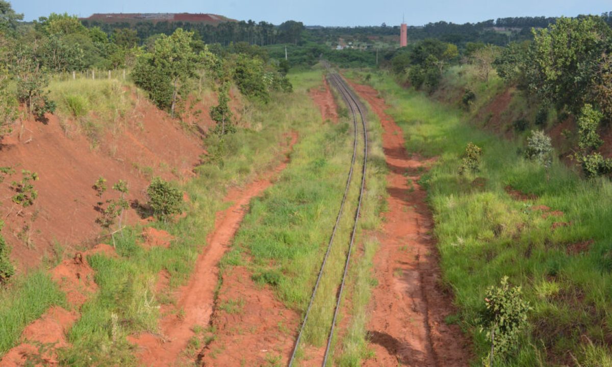 03-0323-0117-malha-ferroviaria-go