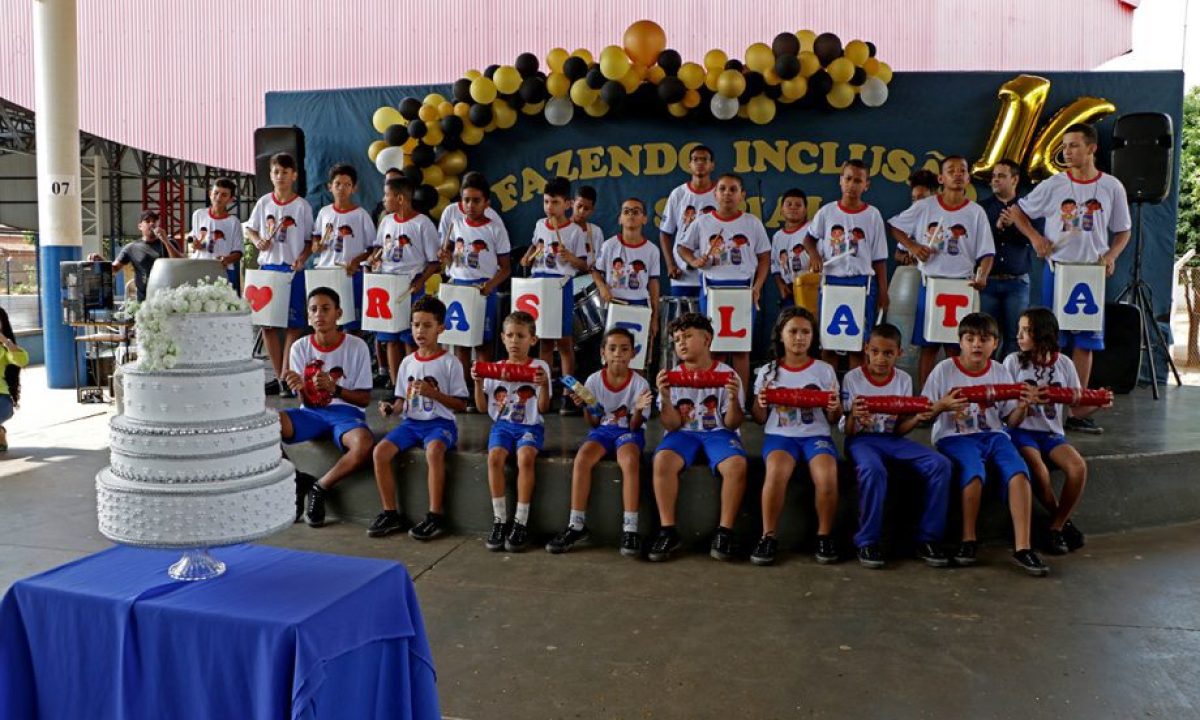 14-anos-crase-e-anfiteatro-recebe-nome-nilce-22-scaled