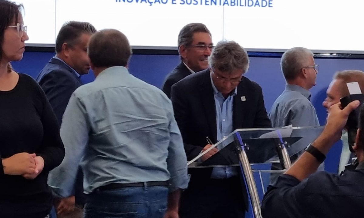 54d00c8fd11a78744f0a525d4f238f29