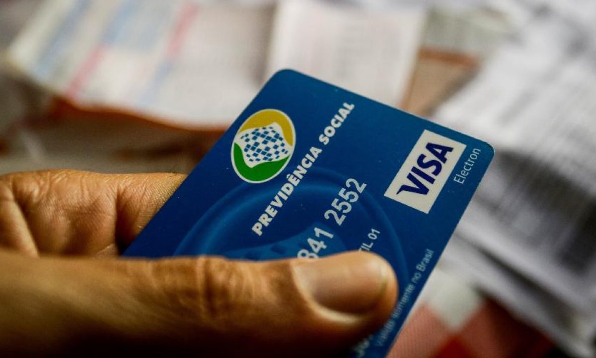 5mai2021---governo-confirma-que-antecipara-o-pagamento-do-13-salario-a-aposentados-e-pensionistas-do-inss-1625099766457_v2_900x506