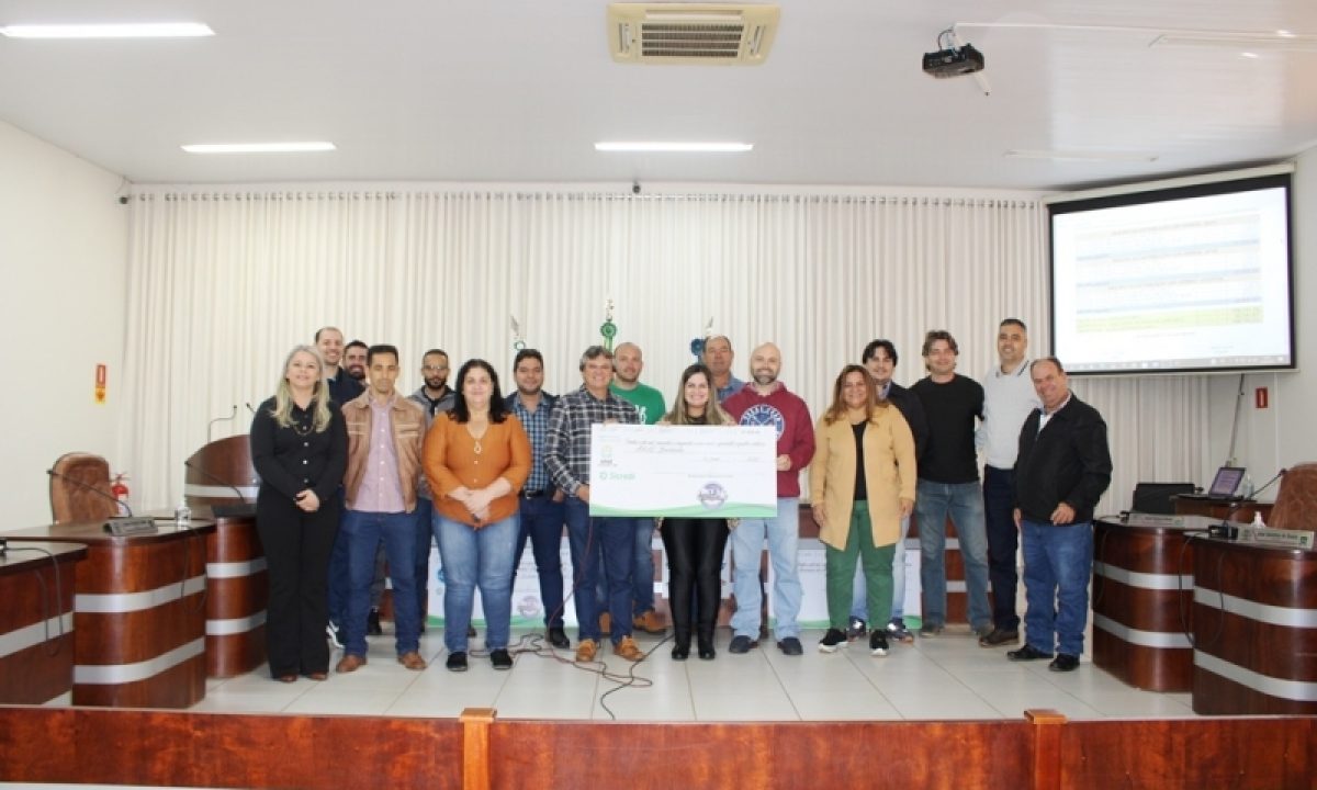 8196b33247933cad1b7f075a4798ce0b