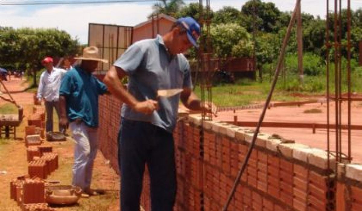 910-obras-lancadas-pela-prefeitura-empregam-cerca-de-300-pessoas-420x280_c