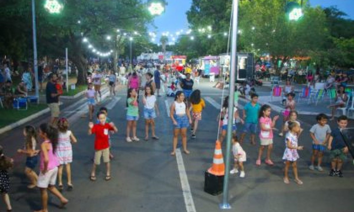 A-RUA-E-NOSSA-15-03-26-134-scaled-420x280_c