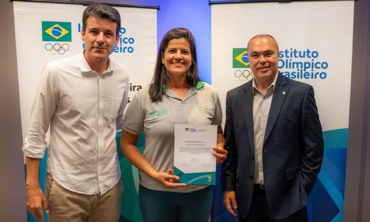 ANA-RITA-ESPECIALIZACAO-COB-VOLEI-DE-PRAIA-1-scaled