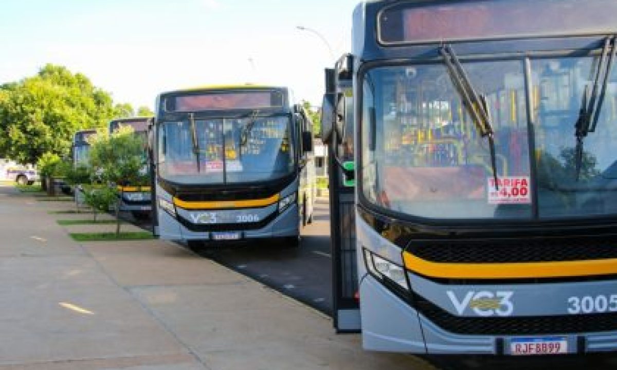 APRESENTACAO-DA-NOVA-FROTA-TRANSPORTE-COLETIVO-03-05-8-scaled-420x280_c