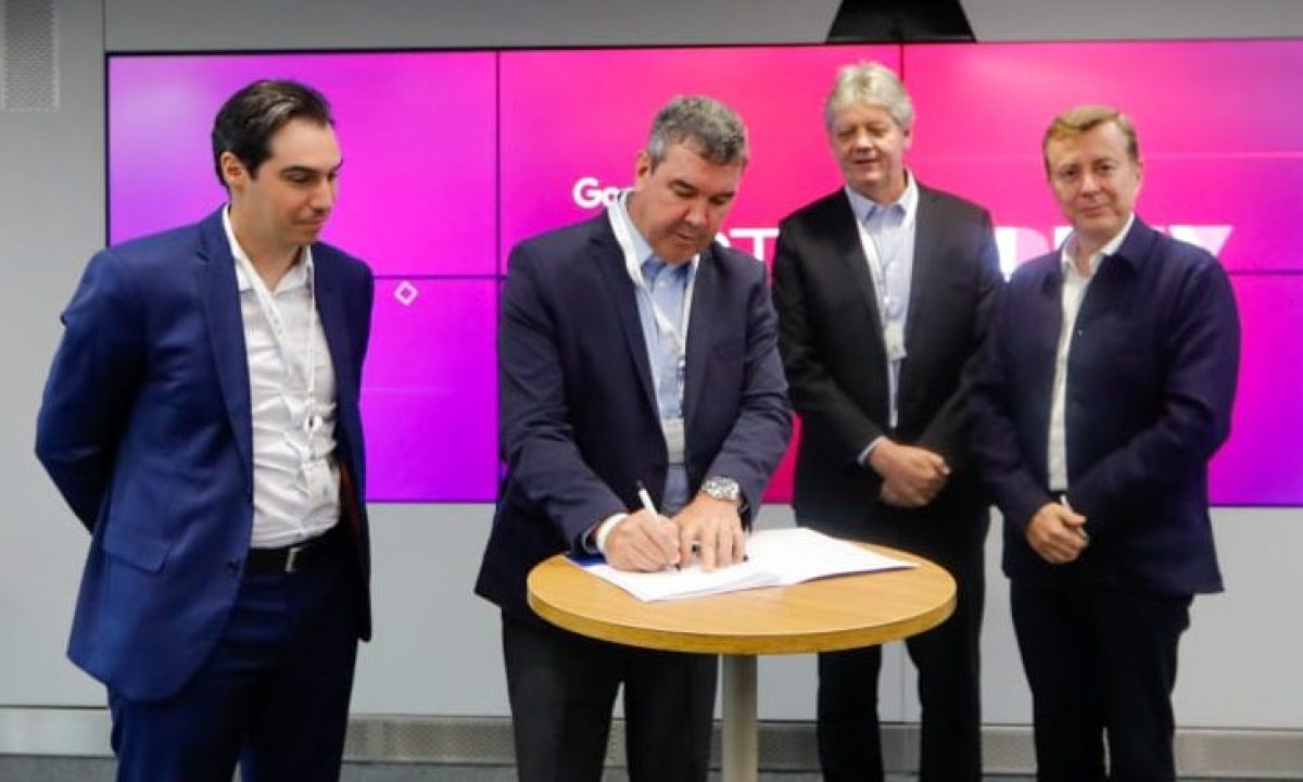 Assinatura-MoU-com-Google-Foto-Saul-Schramm-SecomMS-7-e1764887856423