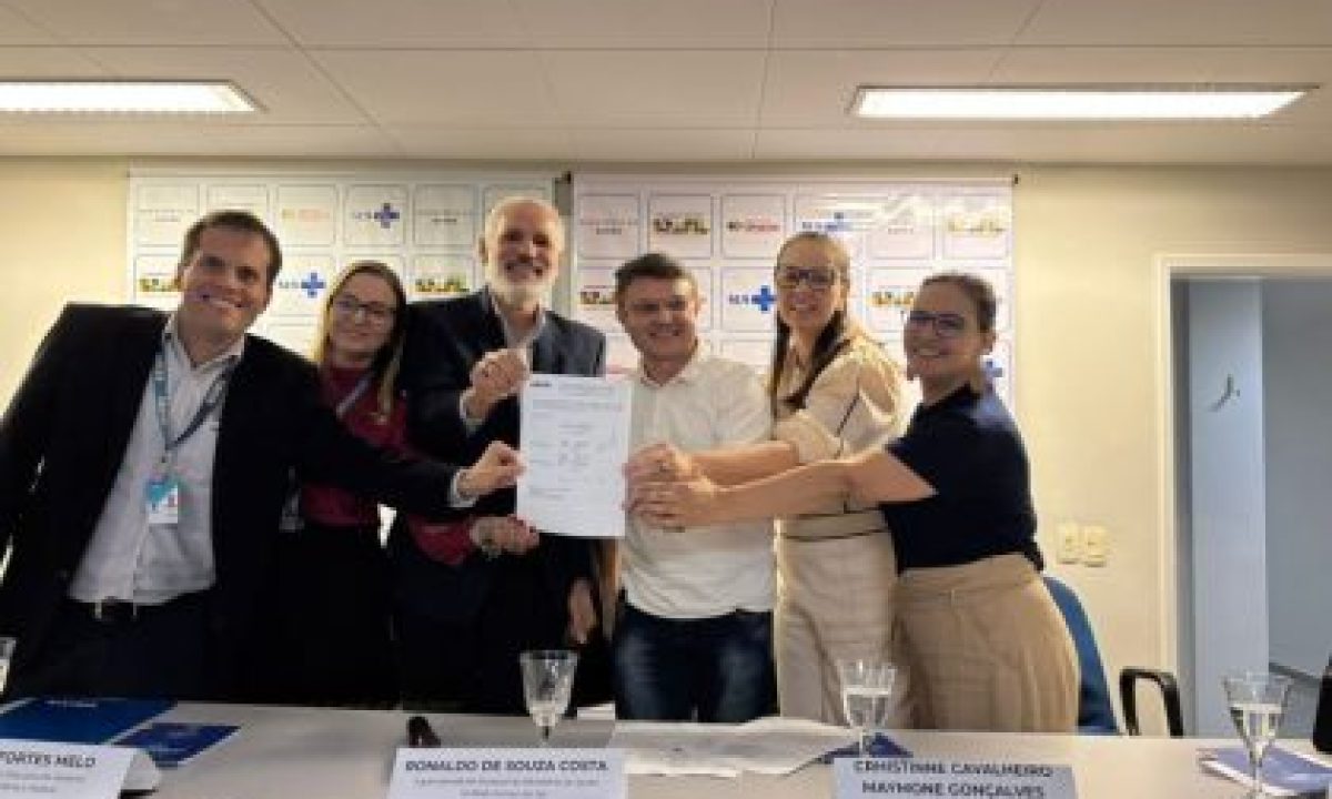 Assinatura-de-Termo-Novo-Pac-Policlinica-scaled-420x280_c