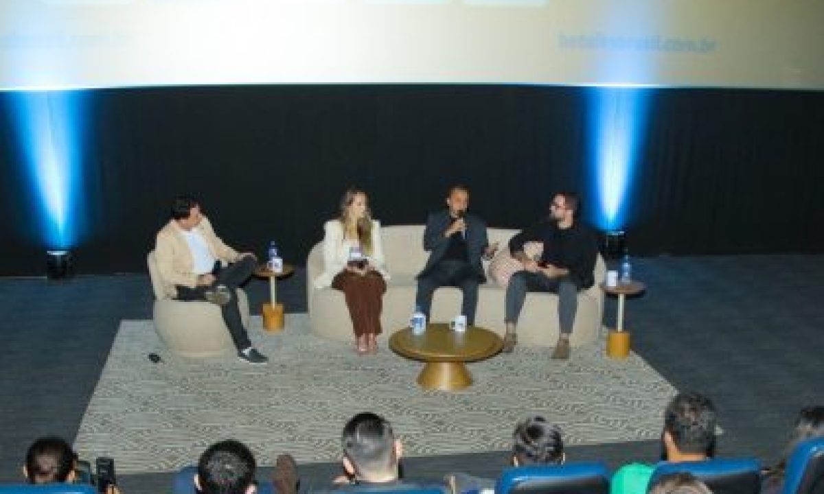 BE-TALKS-SHOPPING-16-10-14-scaled-420x280_c