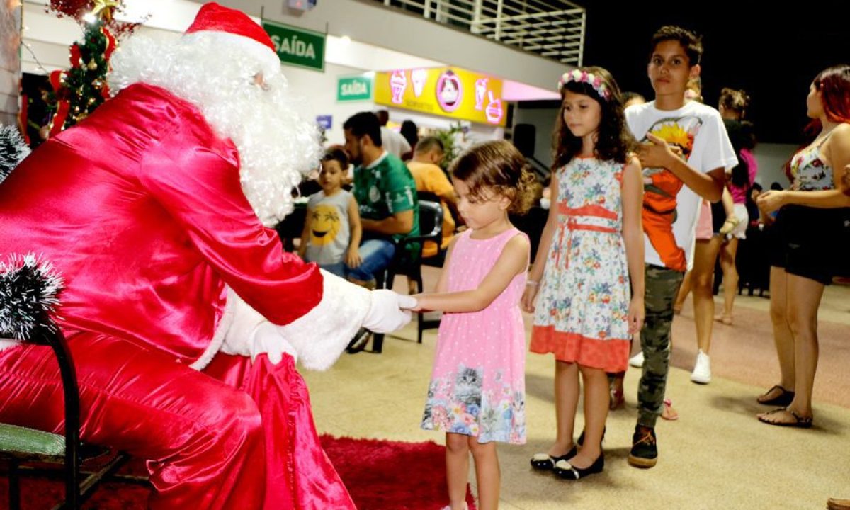 Chegada-Papai-Noel-Feira-Central-31-scaled