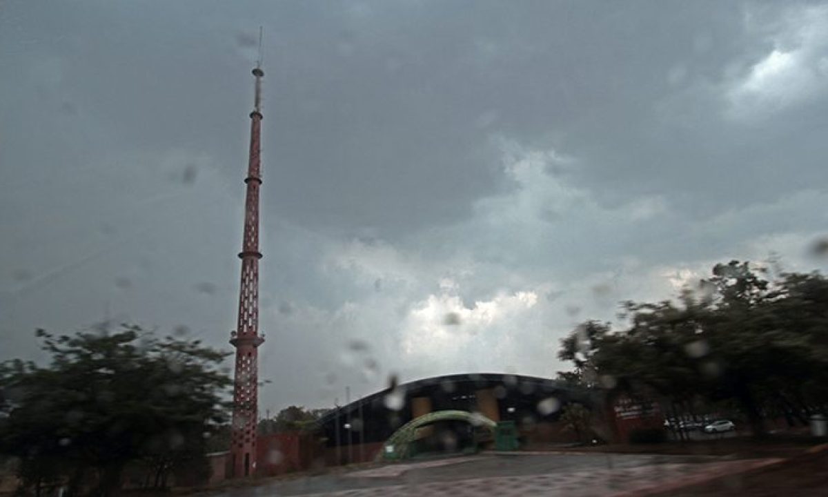 Chuva-Foto-Foto-Saul-Schramm-1-730x425-2