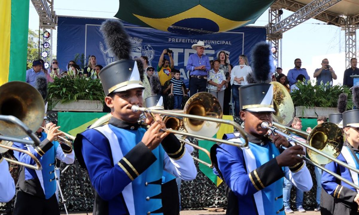 Desfile-Civico-7-S-380-e1651864262961