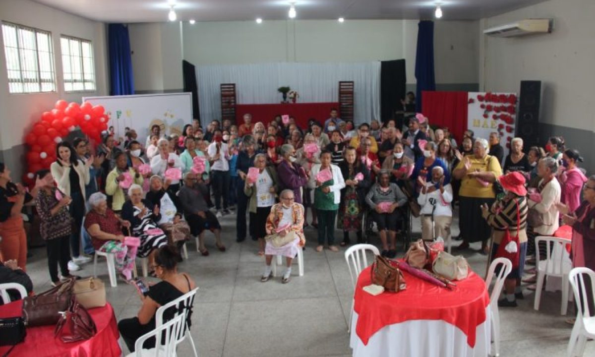 E6FB05B4-6863-4E35-9745-9B4B2613568C