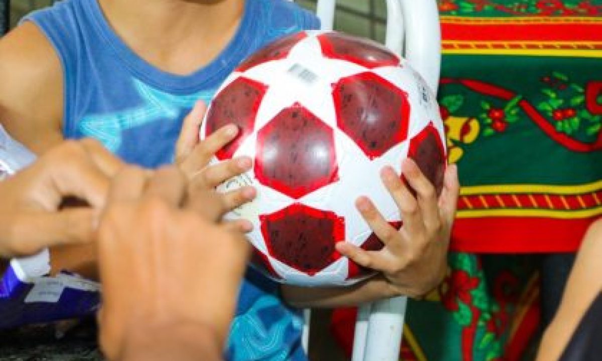 ENTREGA-DE-BRINQUEDOS-CASA-DE-ACOLHIMENTO-08-10-3-scaled-420x280_c