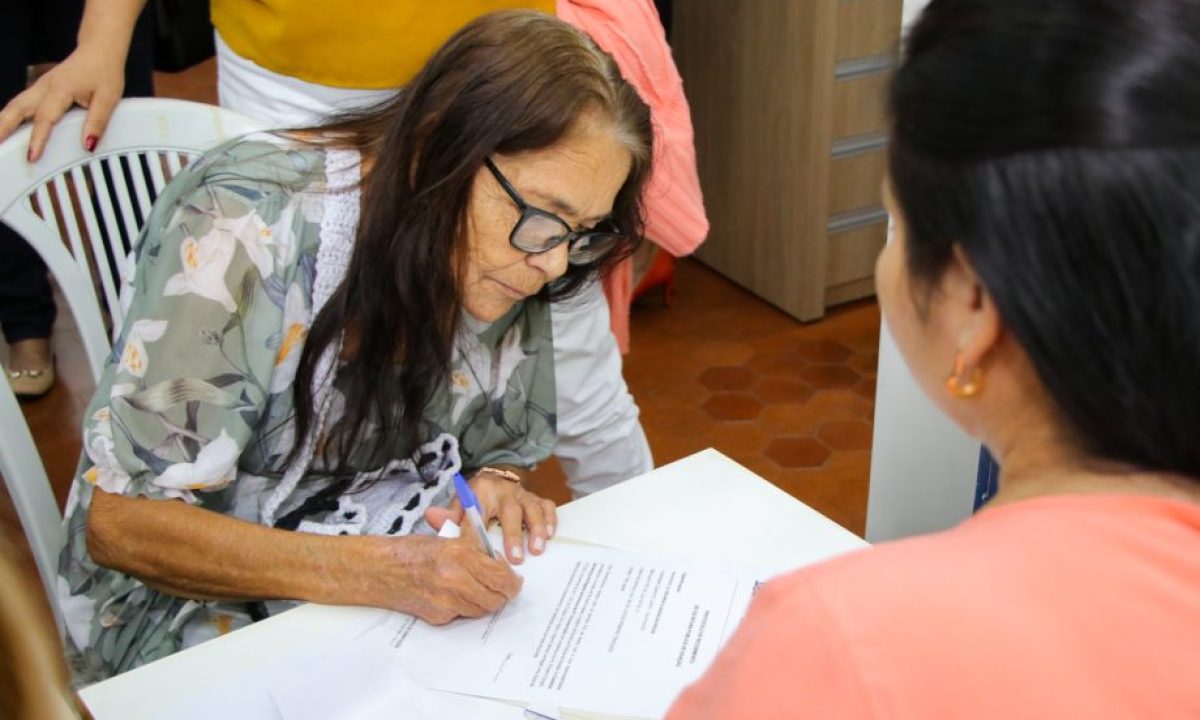 ENTREGA-DE-ESCRITURAS-DE-HABITACAO-PACO-04-07-7-scaled