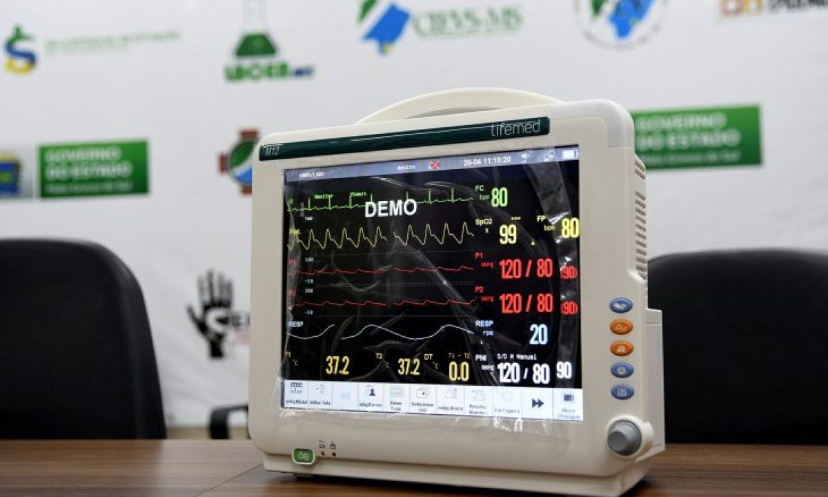 Entrega-Monitores-Secretaria-de-Saúde-Fto-Bruno-Rezende-02-730x480