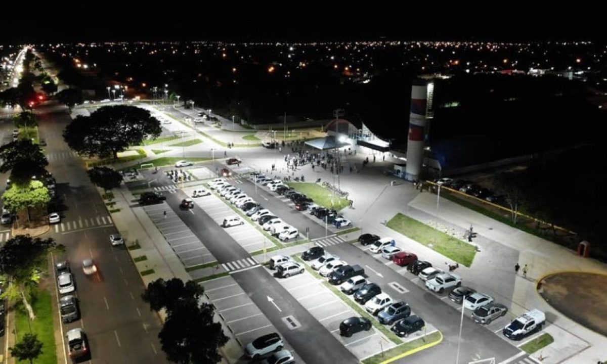 Feira-Central-Estacionamento-Iluminado-scaled-3