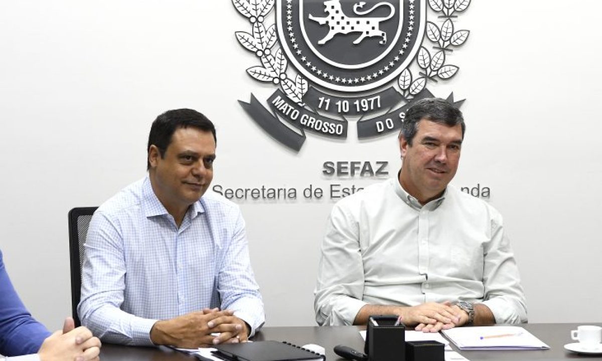 Governador-cumpre-agenda-na-SEFAZ-Foto-Bruno-Rezende-07-730x480