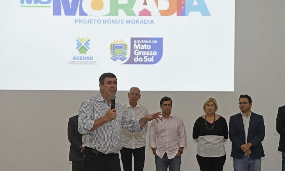 Governador-participa-do-lancamento-do-MS-Moradia-Foto-Bruno-Rezende-01-730x480