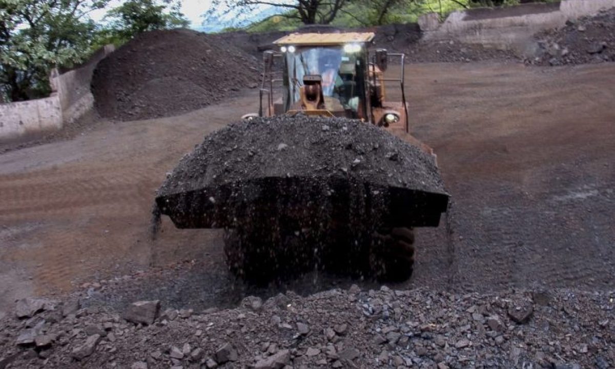 Governador-visita-mineradora-em-Corumba-Foto-Chico-Ribeiro-4-730x480