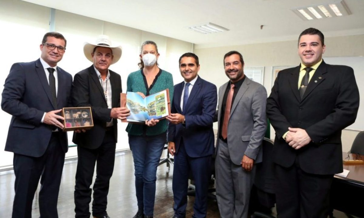 Guerreiro-Brasilias-Ministra-Rosa-2023-scaled