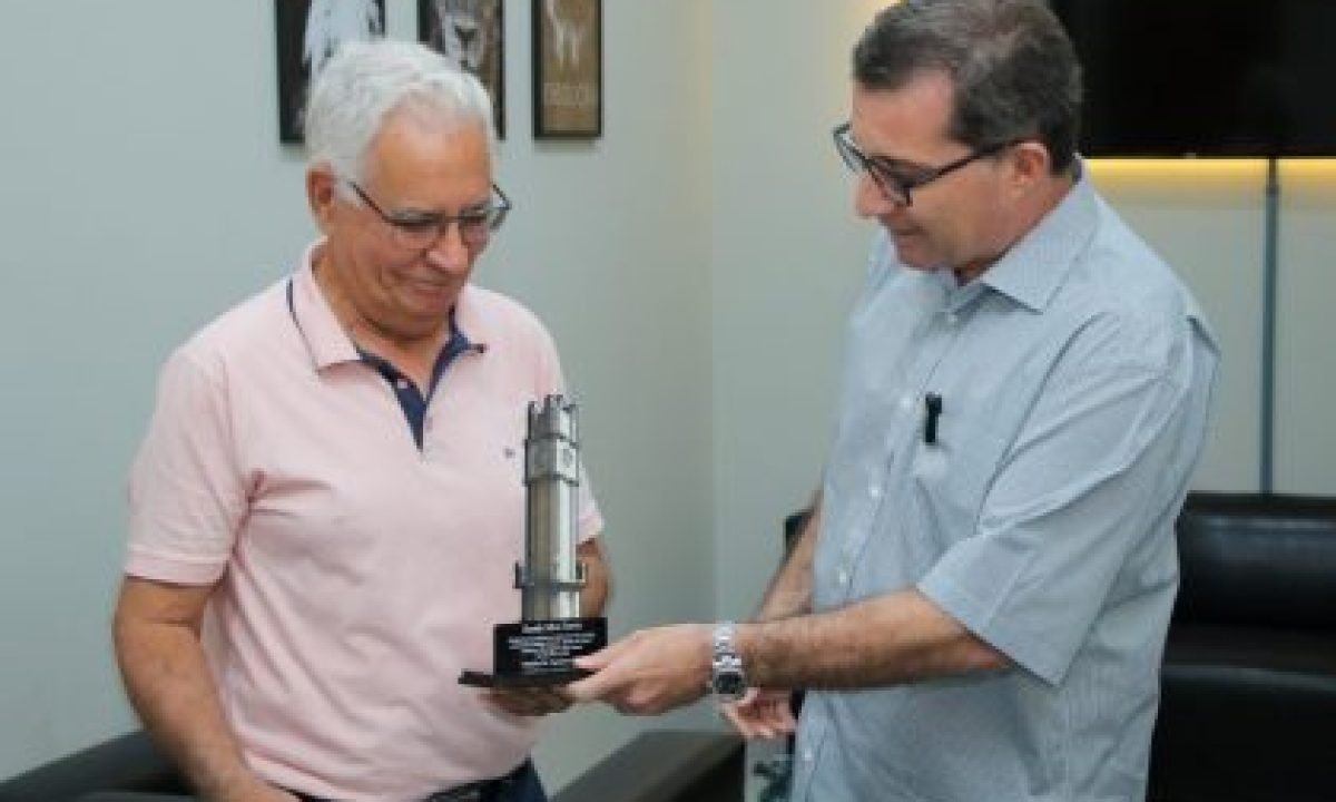 HOMENAGEM-AO-COMERCIANTE-SUEIDI-DIA-DO-RELOGIO-10-10-2-scaled-420x280_c