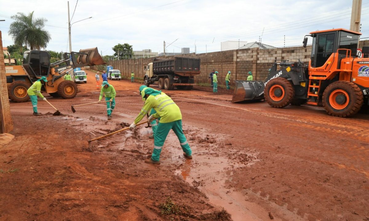 LIMPEZA-POS-CHUVA_TRABALHO-CONJUNTO-7-1-1536x1023