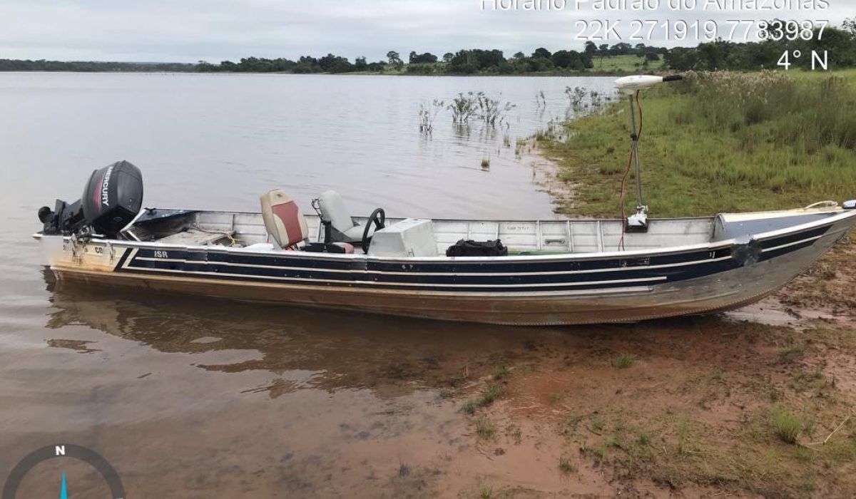 Lancha e motor apreendidos - TL - rio Verde - 19 fev 2023