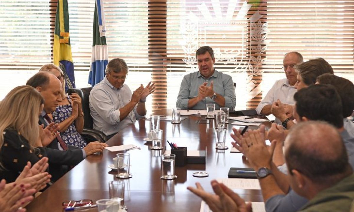 Prefeito-recebe-o-prefeito-Antonio-de-Padua-de-Brasilandia-Foto-Bruno-Rezende-05-730x480