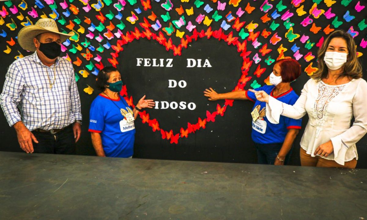 Prefeito-recepciona-idosos-tia-nega-26-e1633357142838