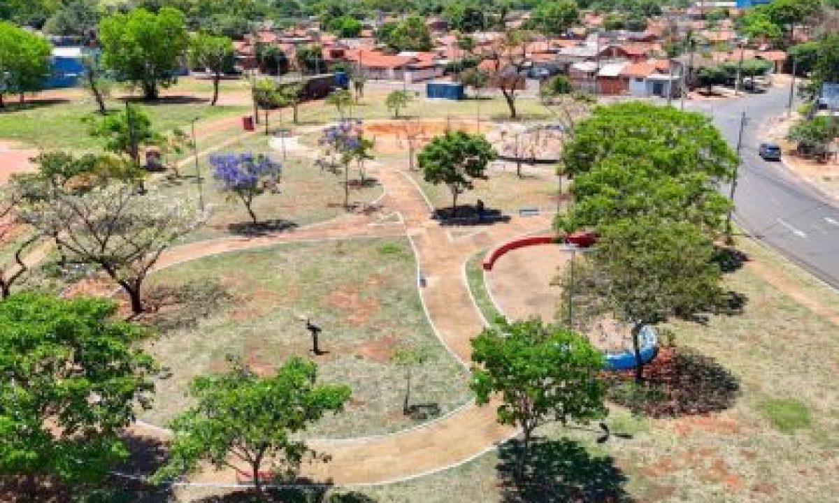 REFORMA-PRACA-VILA-PILOTO-22-10-6-scaled-420x280_c