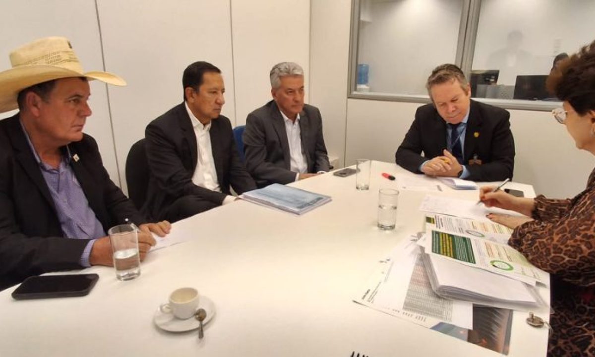 Reuniao-com-senadores-em-Brasilia-4-scaled