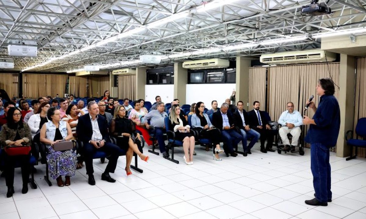 Reunião-com-sindicatos-para-discutir-reajuste-salarial-Foto-Álvaro-Rezende8-730x480