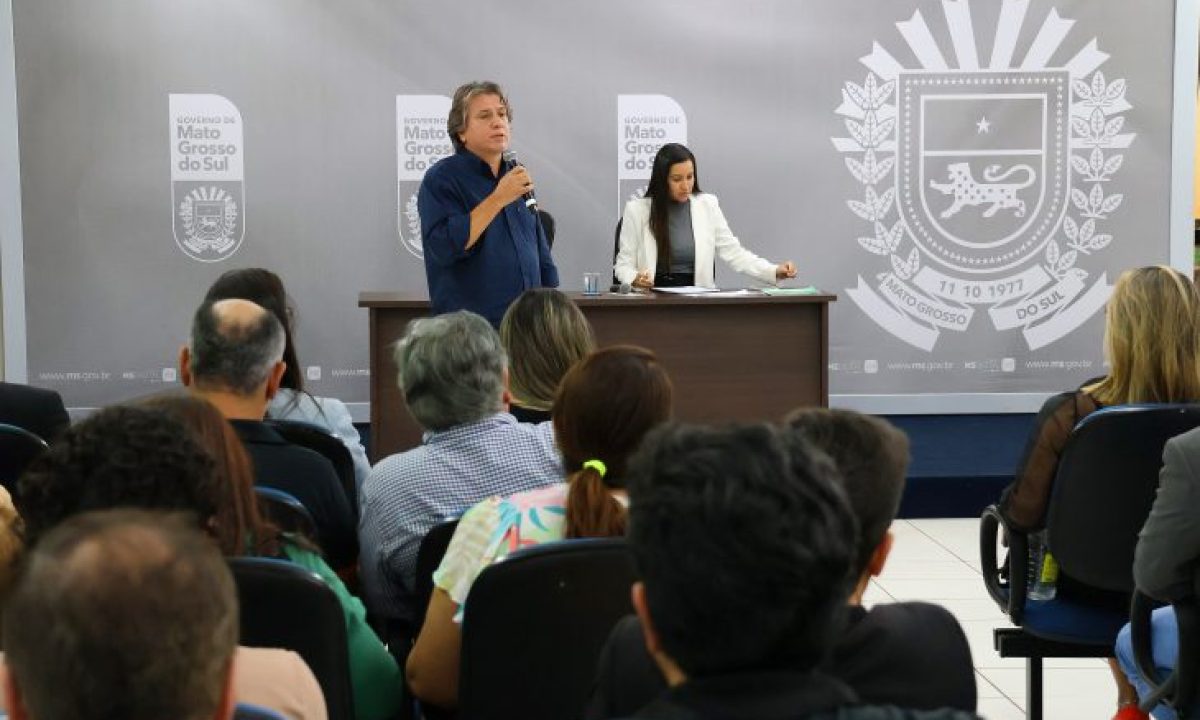 Reunião-com-sindicatos-para-discutir-reajuste-salarial-Foto-Álvaro-Rezende9-730x480-2