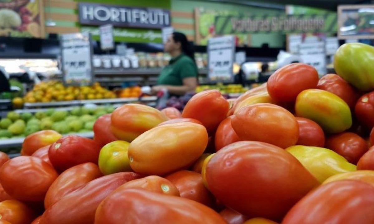 Tomate-Rasteiro-Mercado-Foto-Kleber-Clajus-730x425