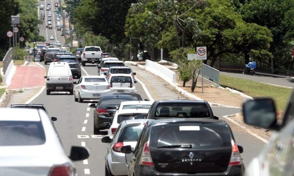 Trânsito-Foto-Saul-Schramm-768x425-730x425