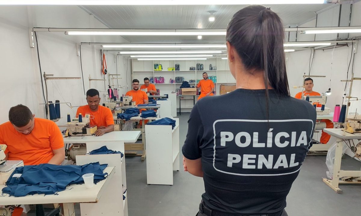 USAR-NA-PAG-32-NO-LUGAR-DA-COSTURA-scaled-1-scaled-e1761001801138