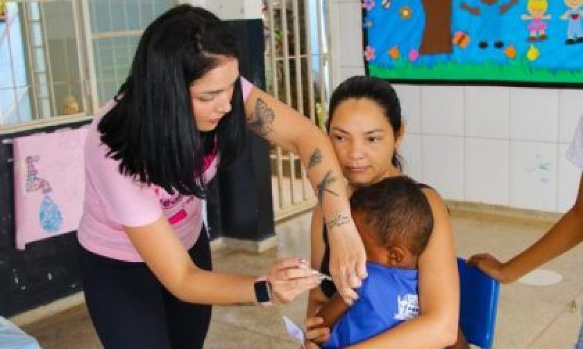 VACINACAO-CEI-GUANABARA-09-04-4-scaled-e1761317752775-420x280_c