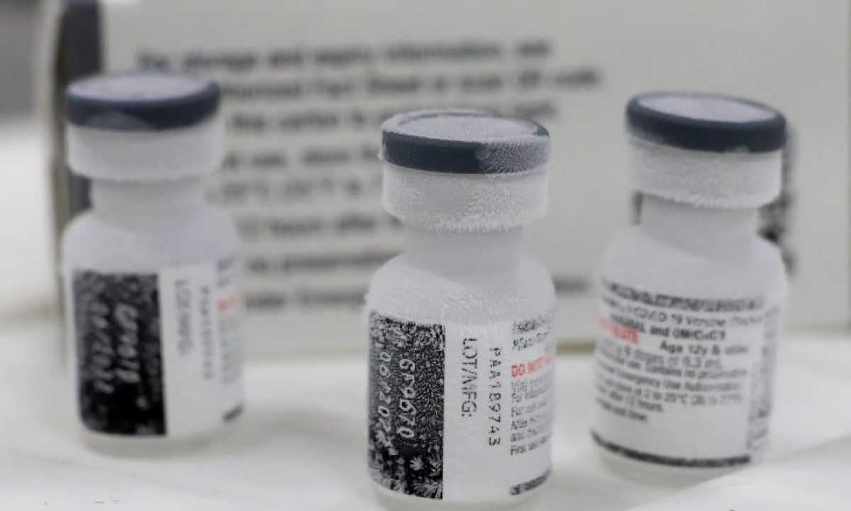 Vacina-bivalente-covid-foto-Álvaro-Rezende1-730x480