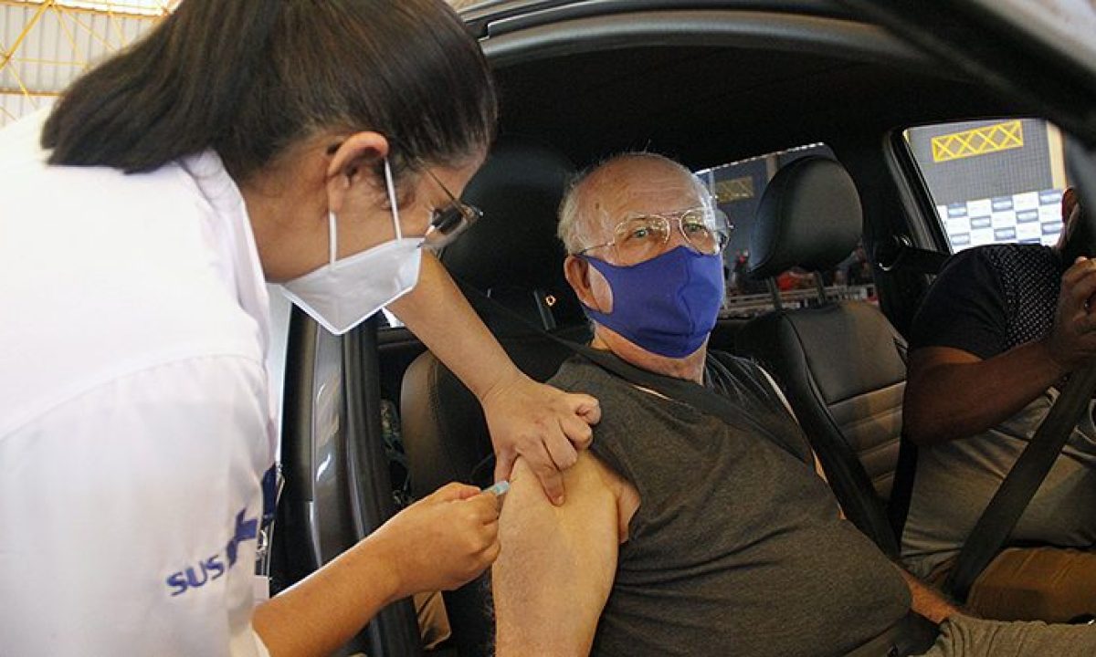 Vacinação-contra-Covid-19-Foto-Edemir-Rodrigues-2-730x425